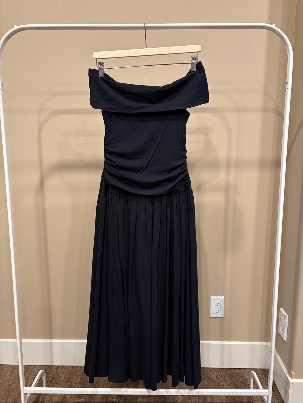 Abercrombie & Fitch Black Strapless Ruched Maxi Dress.
